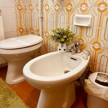 Cristina - Free Private Parking In Medicina, Comfort Premium & Air Conditioning شقة