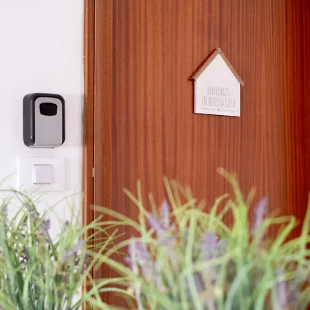 Cristina - Air Conditioning, Garden, Private Parking & Premium Beds *
