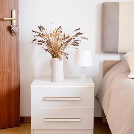 Cristina - Air Conditioning, Garden, Private Parking & Premium Beds * Medicina (Emilia-Romagna)