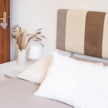 Lejlighed Cristina - Air Conditioning, Private Parking, Premium Sleep