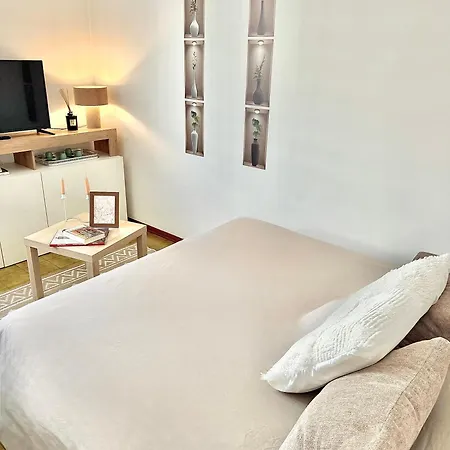Lejlighed Cristina - Air Conditioning, Garden, Private Parking & Premium Beds *