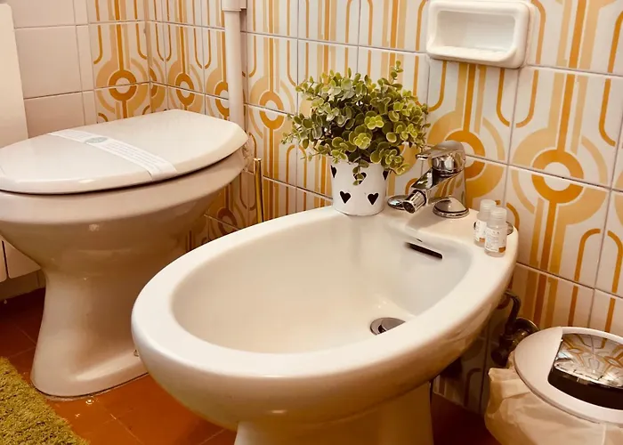 Cristina - Free Private Parking In Medicina, Comfort Premium & Air Conditioning 아파트 *